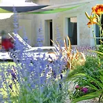 Domaine De L'espal 호텔 Meursac