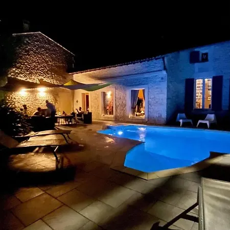 Domaine De L'espal Hotel Meursac