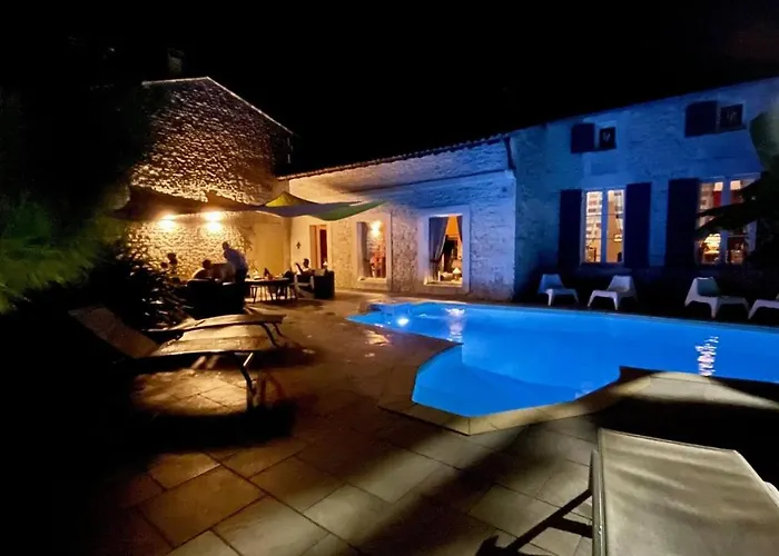 Domaine De L'espal Hotel Meursac